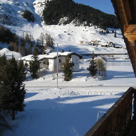 Haus Im לינה וארוחת בוקר דאבוס